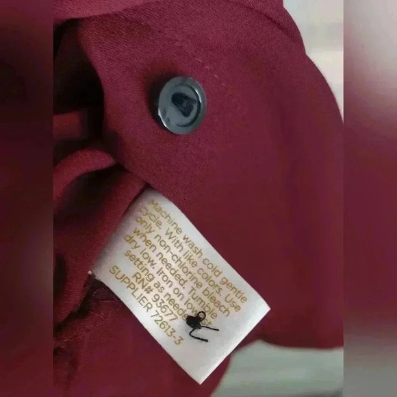 Decree long selve button down lightweight burgundy top size large - Picture 5 of 6